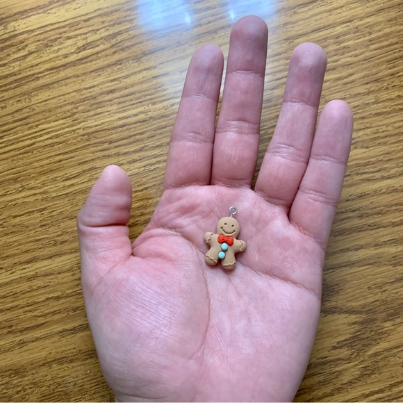 Gingerbread Man Charm Pendant - Picture 5 of 8